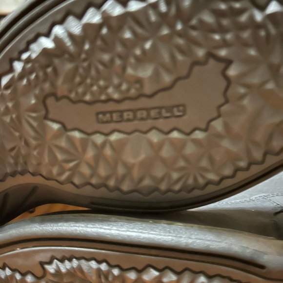 New w/o tags Merrell boots - Picture 3 of 5